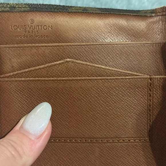 Louis Vuitton Vintage Monogram Coated Canvas Elise Compact Wallet - Picture 4 of 13